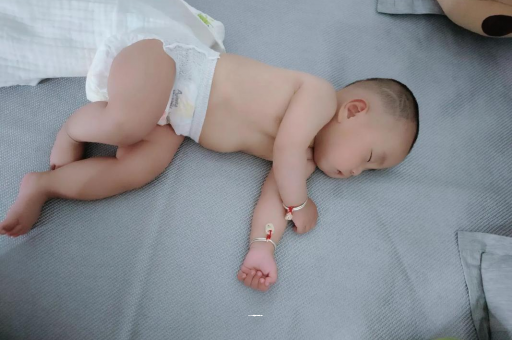 库尔勒宝宝发烧可以喝牛奶吗